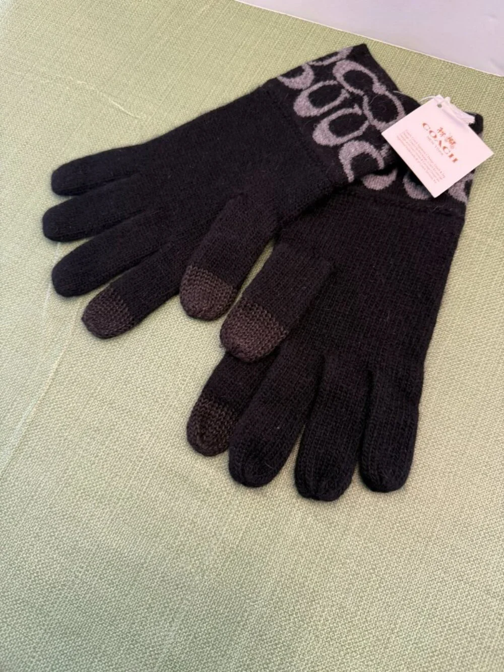 Coach black/grey Knit Gloves Wool Cashmere Blend NWT